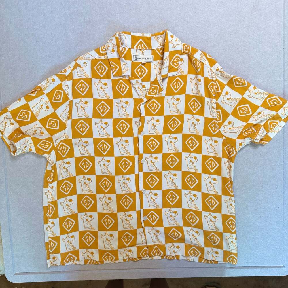 Scooby-Doo Free Authority Men’s Shirt L Orange Checkerboard Button Up